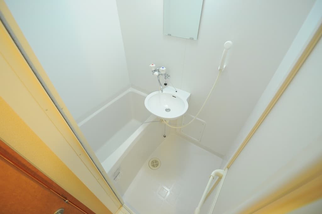 Room image 8