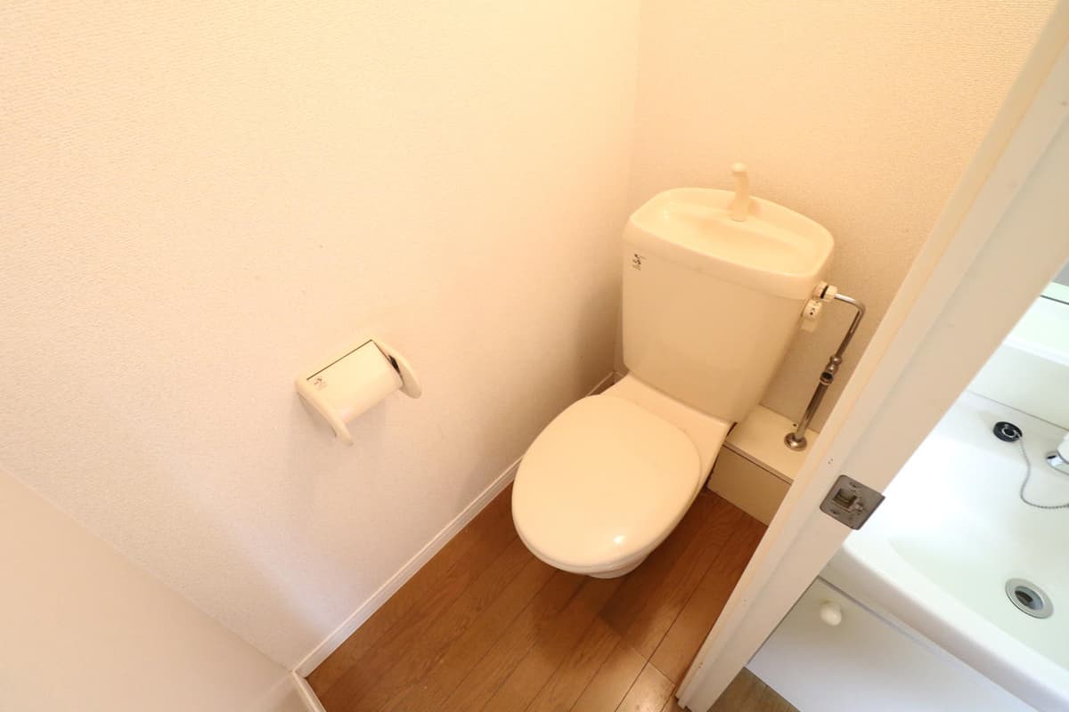 Room image 8