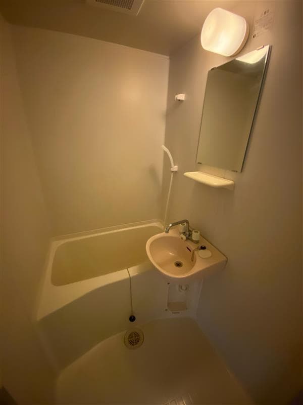 Room image 10