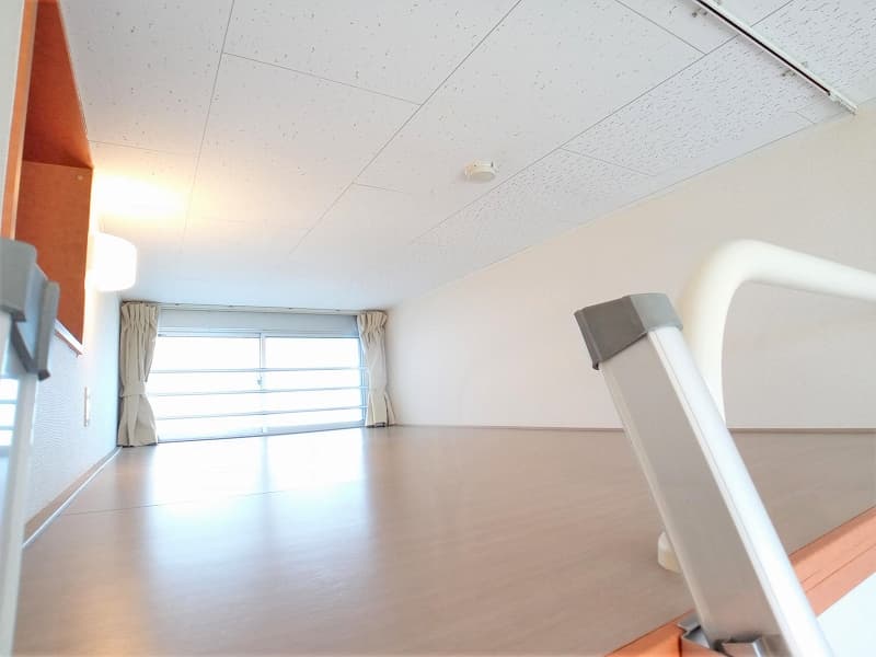 Room image 8