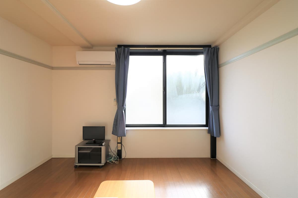 Room image 11