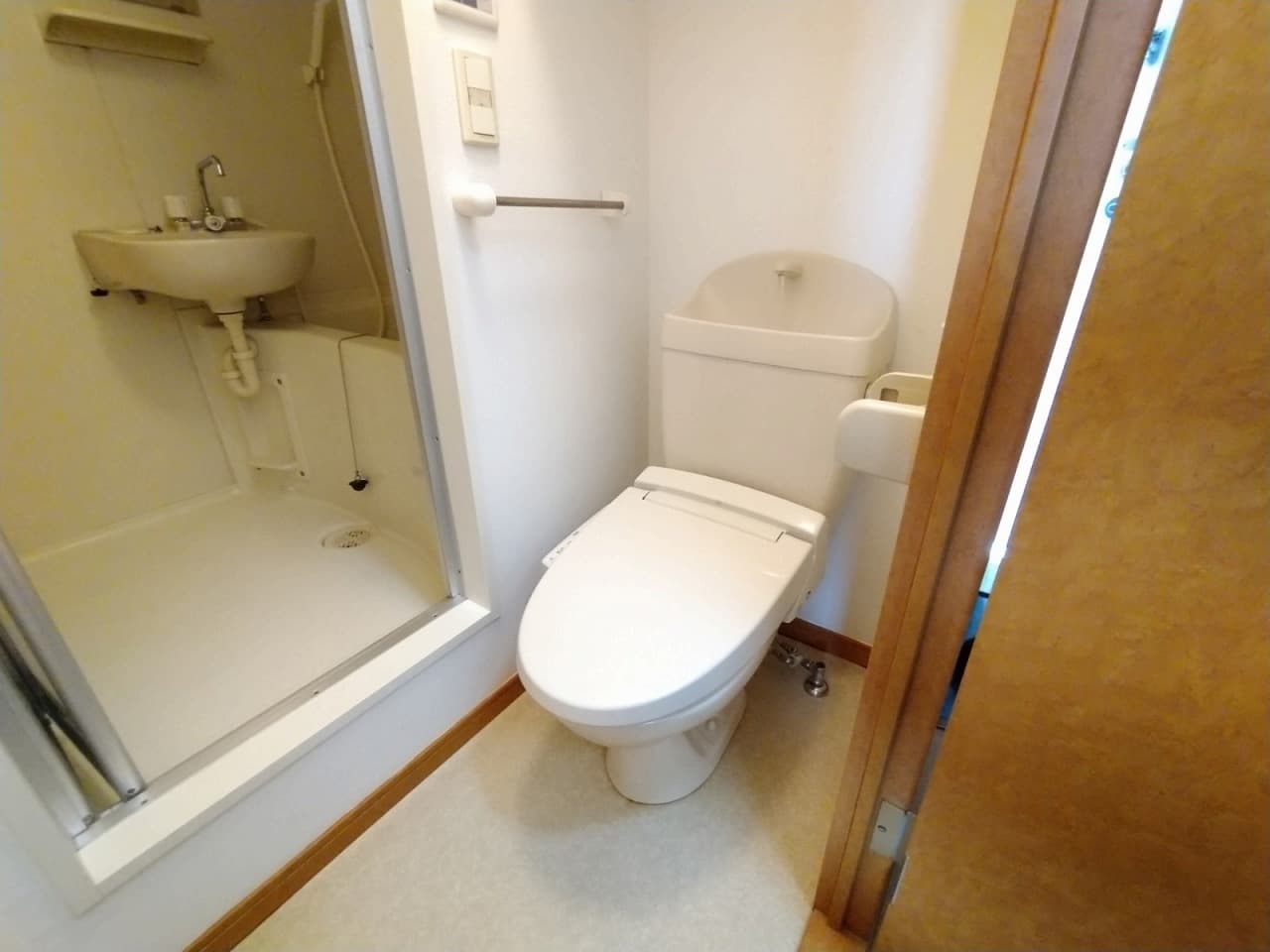 Room image 9
