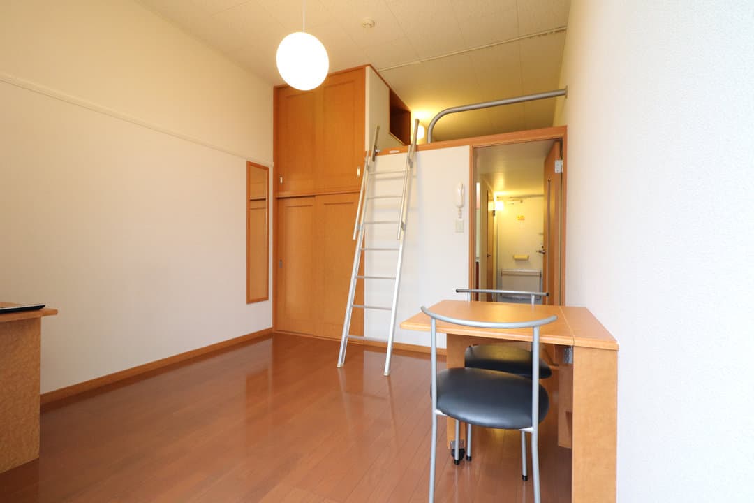 Room image 11