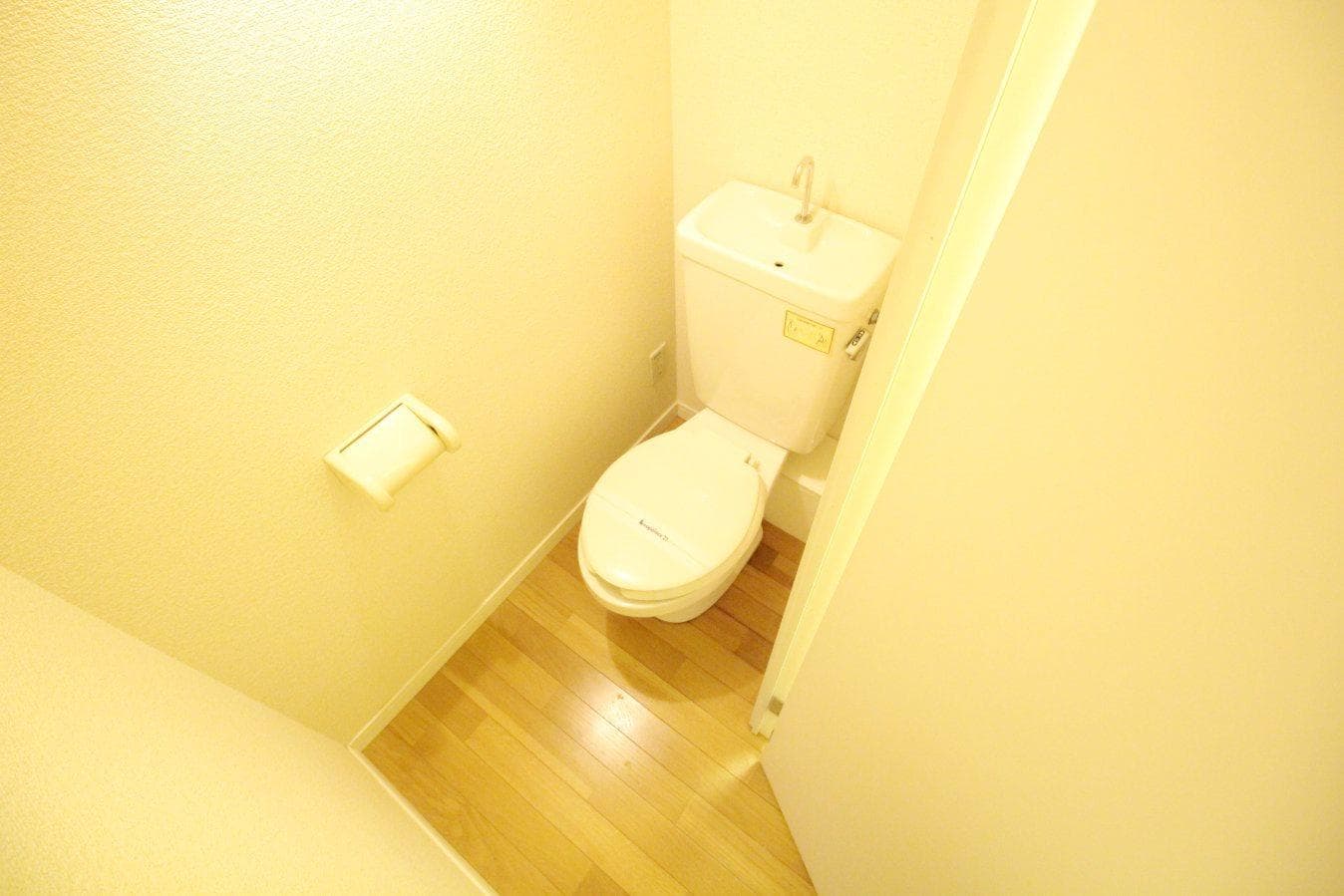 Room image 10