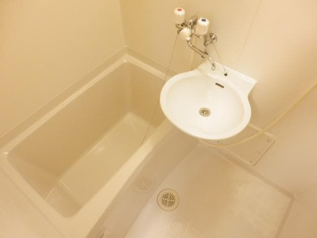 Room image 16