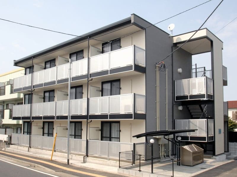 Main exterior of leopalace Chiba