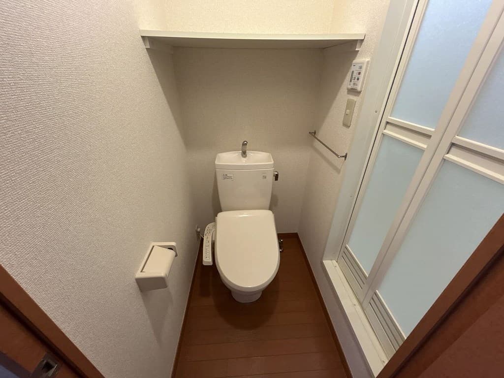 Room image 8