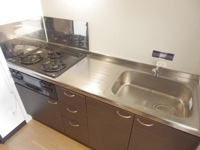Room image 10