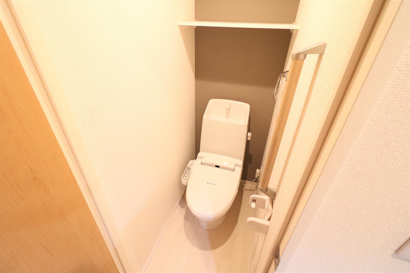 Room image 15