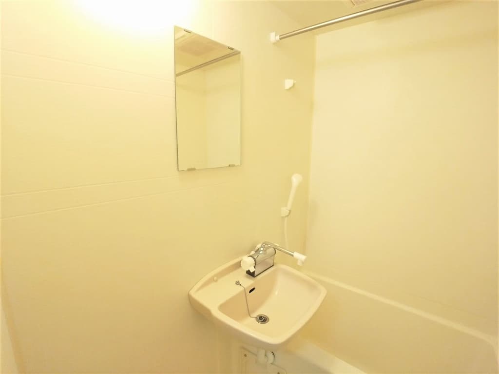 Room image 15