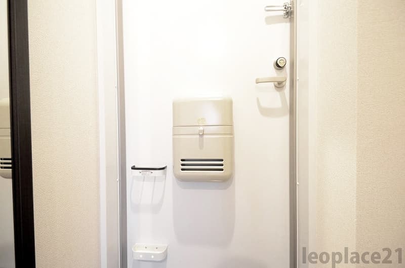 Room image 8