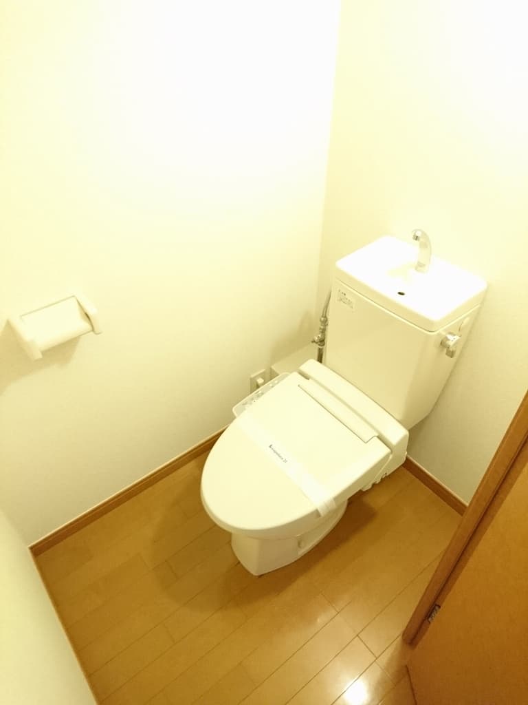 Room image 8