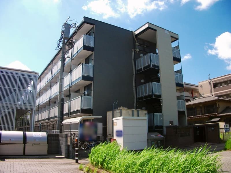 Main exterior of leopalace Inage Kaigan