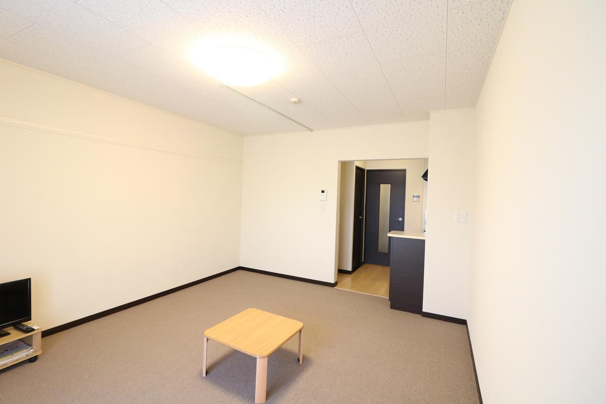 Room image 8