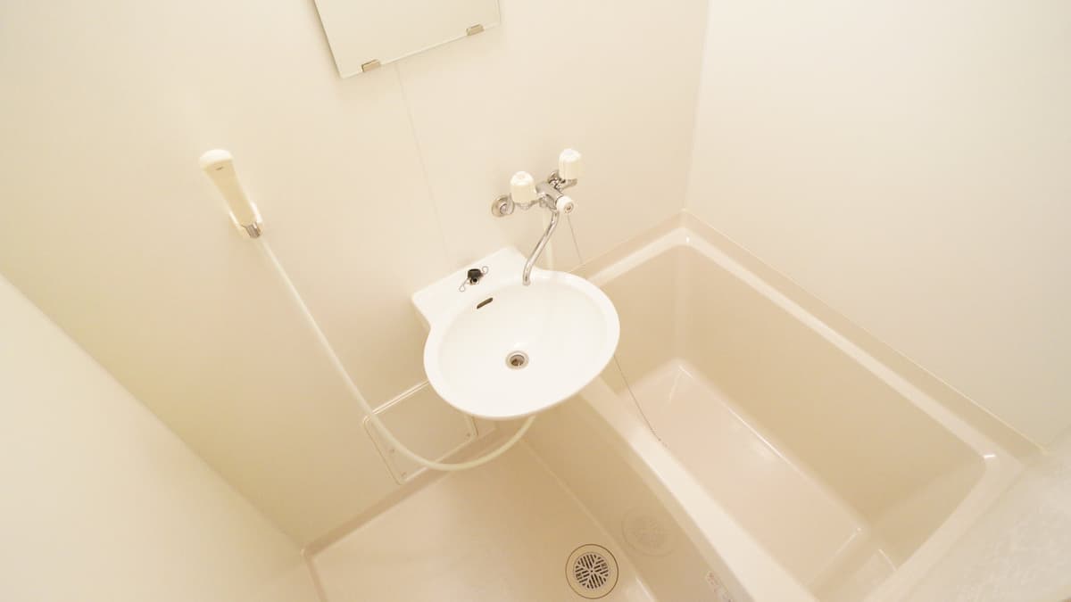 Room image 8