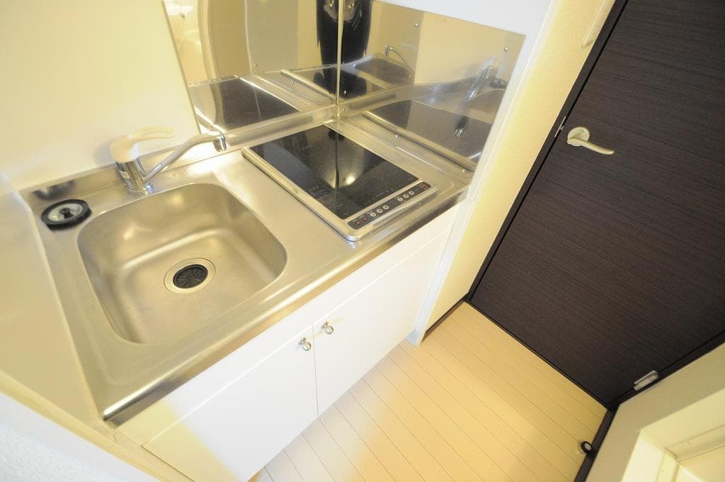 Room image 8