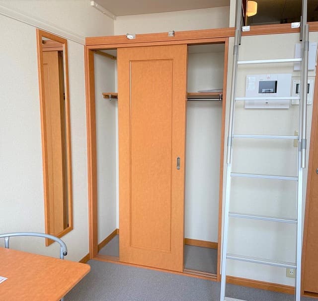 Room image 8