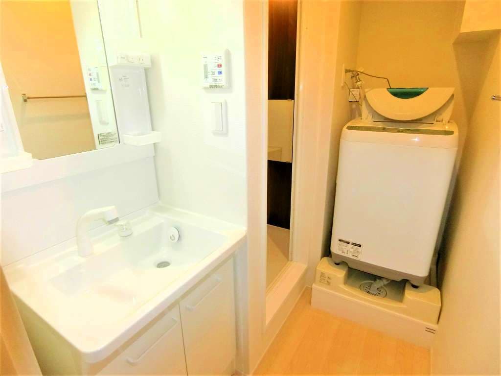 Room image 8
