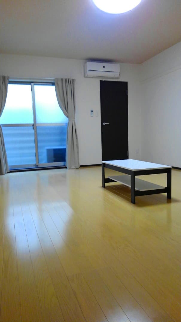 Preview interior of CLEINO Iyasaka