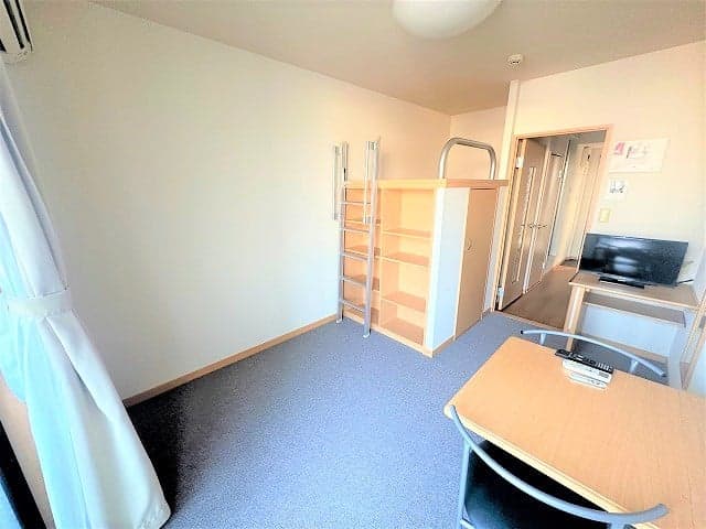 Room image 11