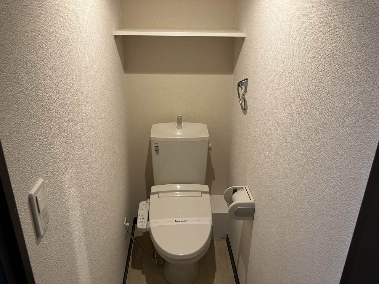 Room image 12