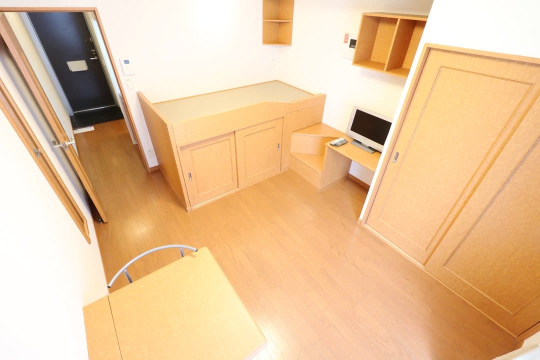 Room image 10