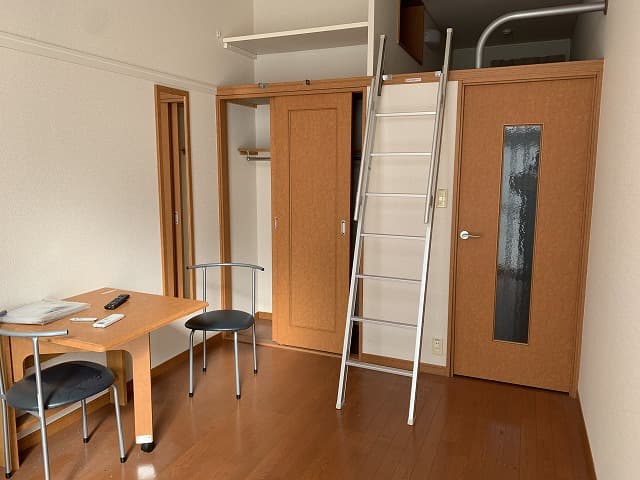 Room image 9