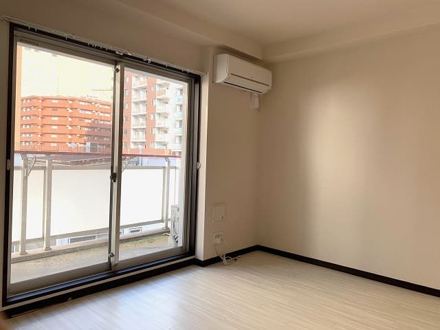 Room image 15