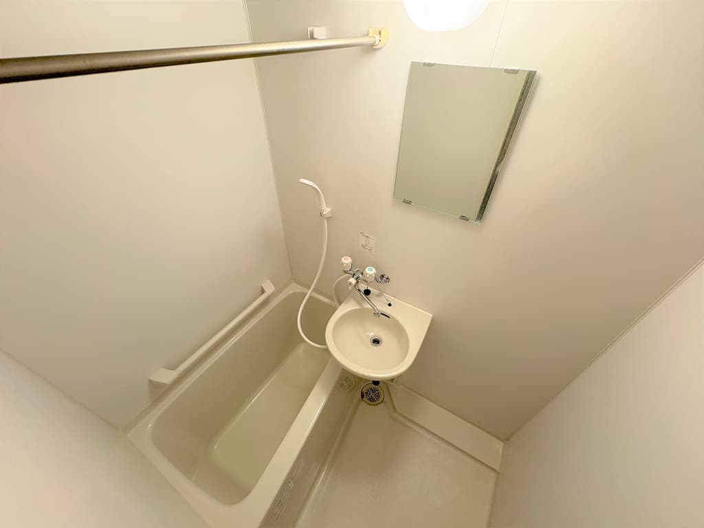 Room image 16