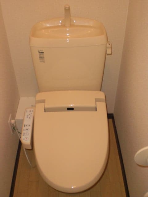 Room image 15