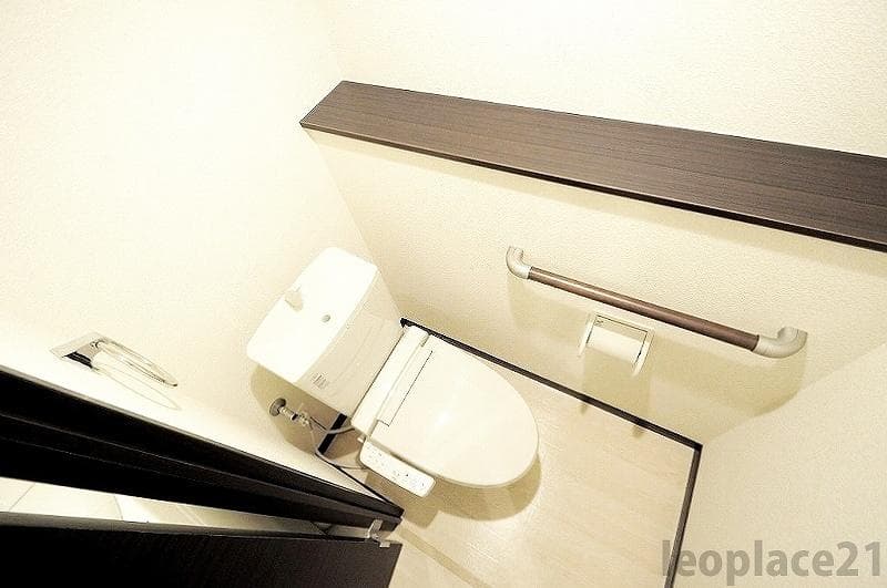 Room image 10