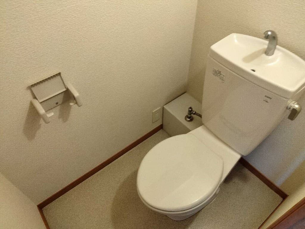 Room image 8