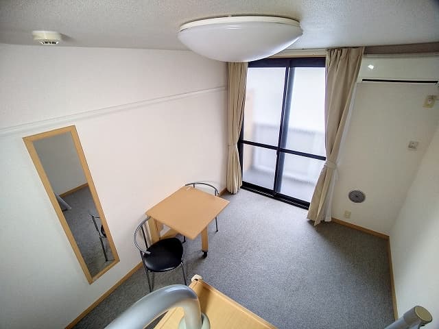 Room image 10