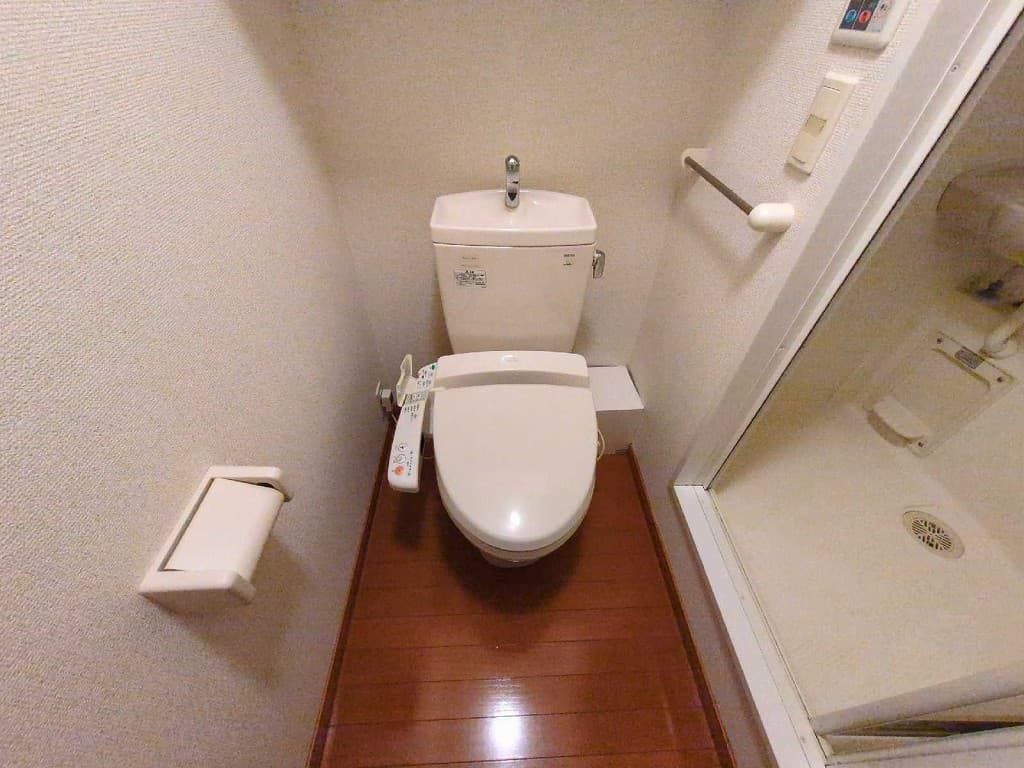 Room image 8