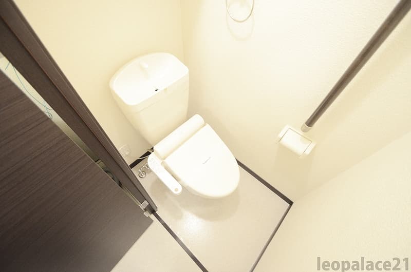 Room image 16