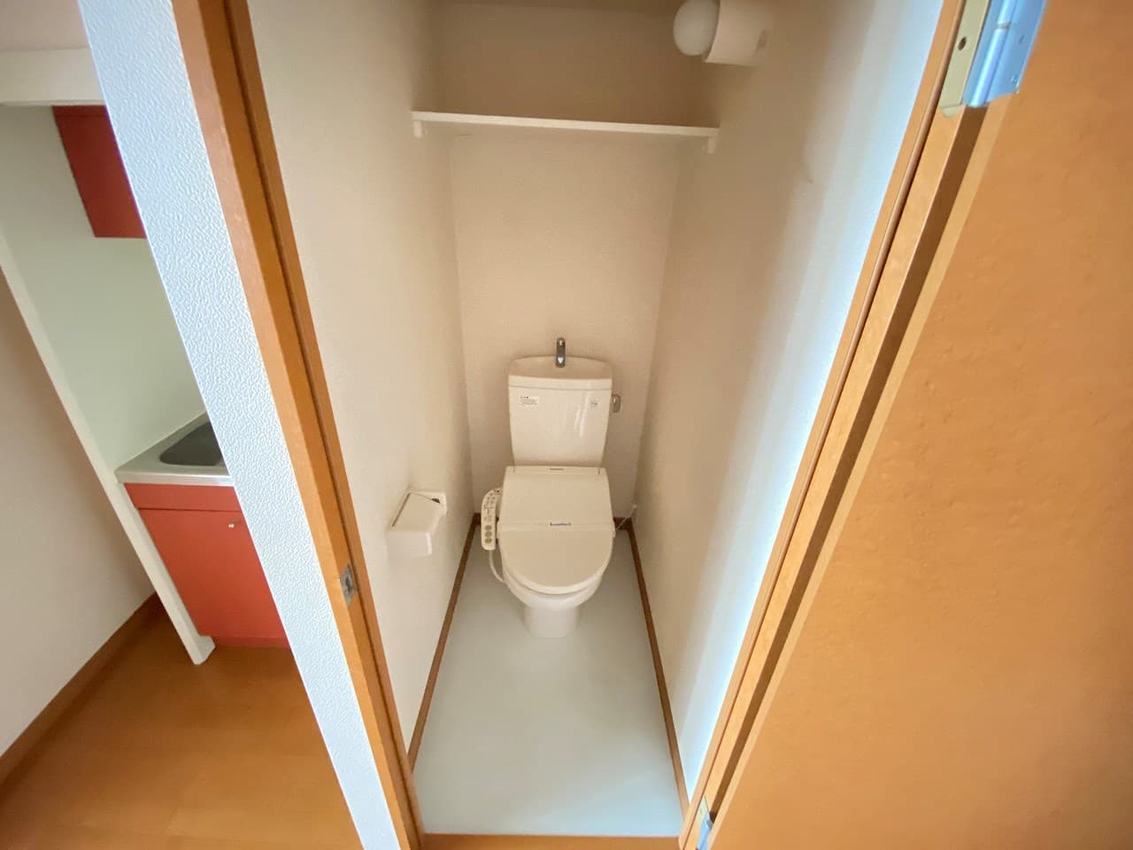 Room image 8