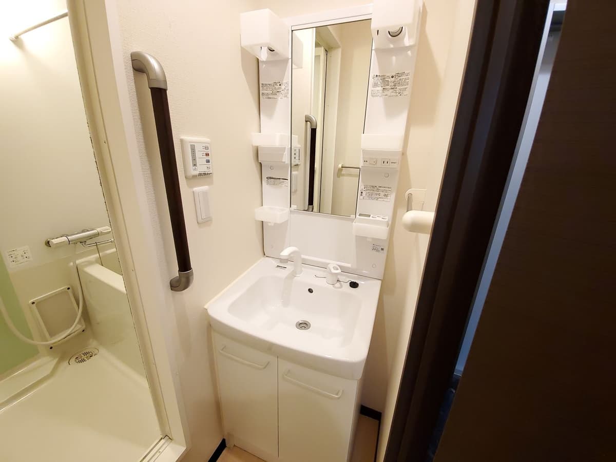 Room image 12