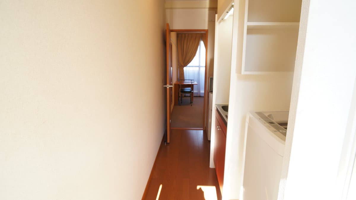 Room image 12