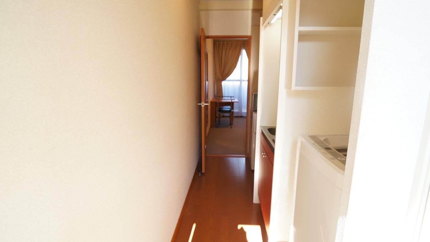 Room image 12