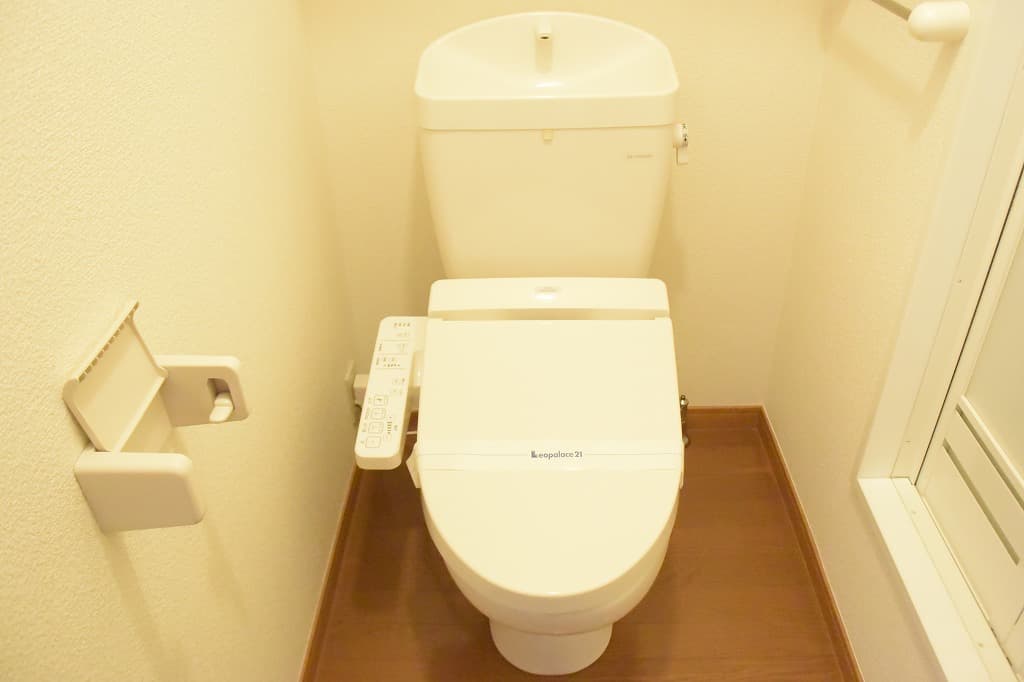Room image 8