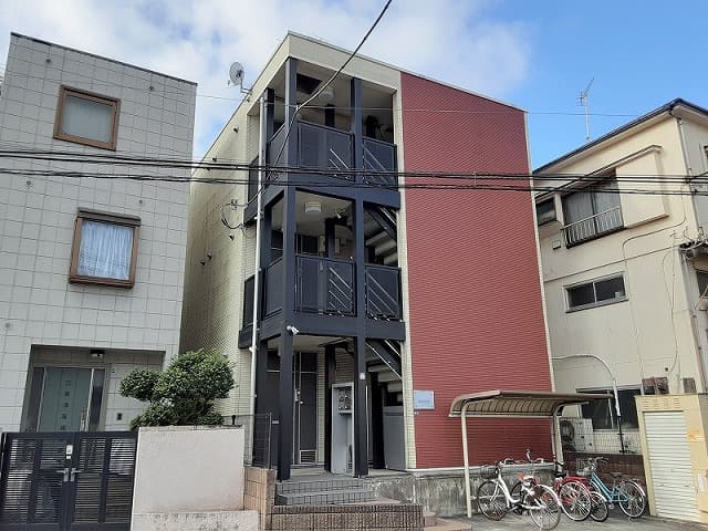 Main exterior of LEONEXT Yokohama Campanella