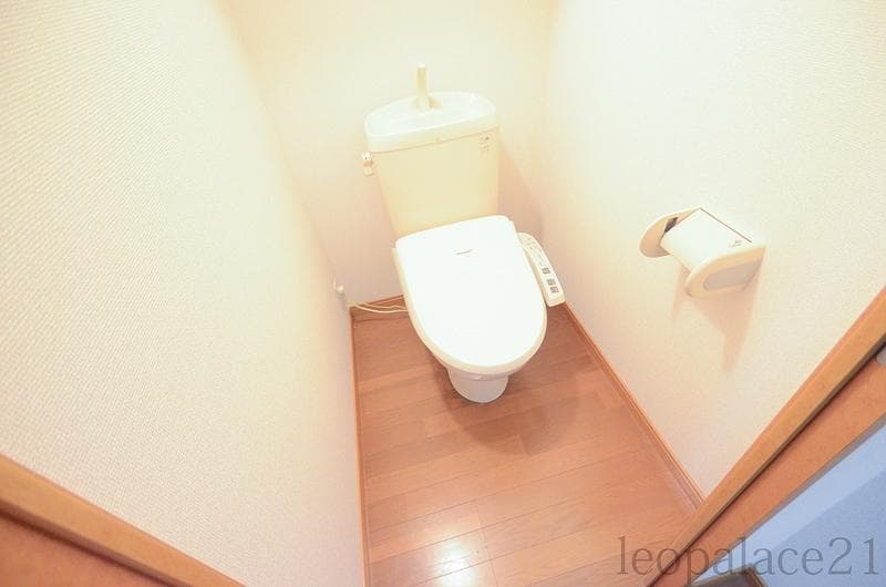 Room image 13