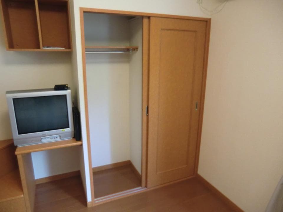 Room image 15