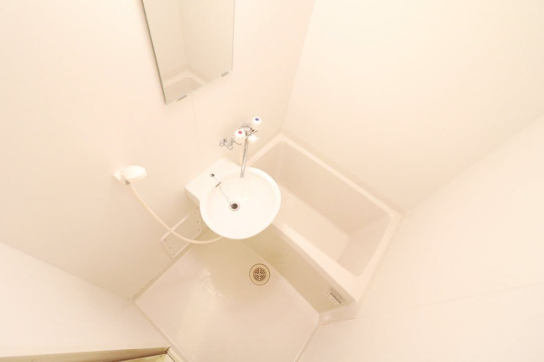 Room image 13