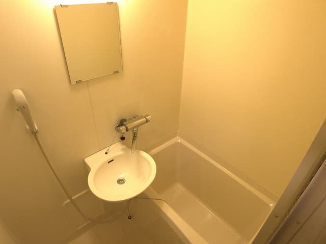Room image 9