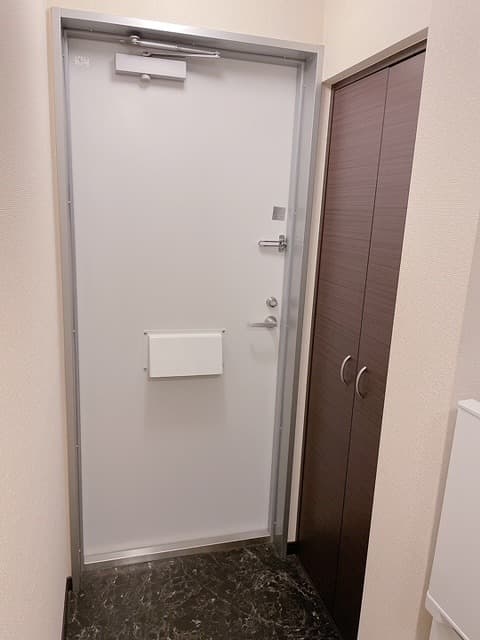 Room image 8