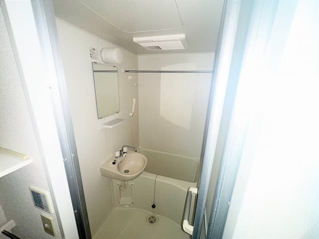 Room image 8