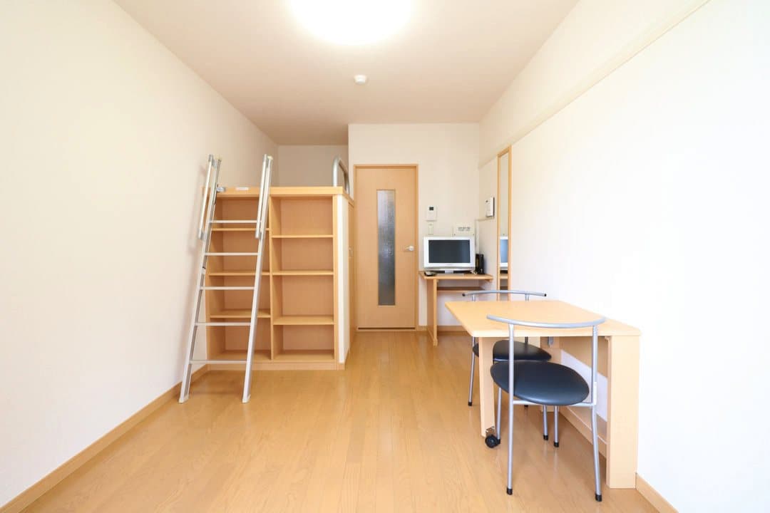 Room image 10