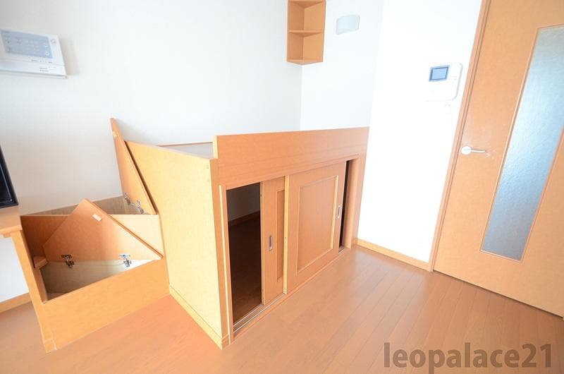Room image 10