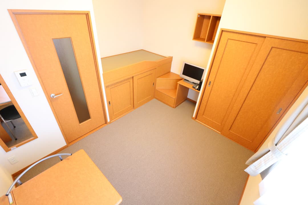 Room image 10